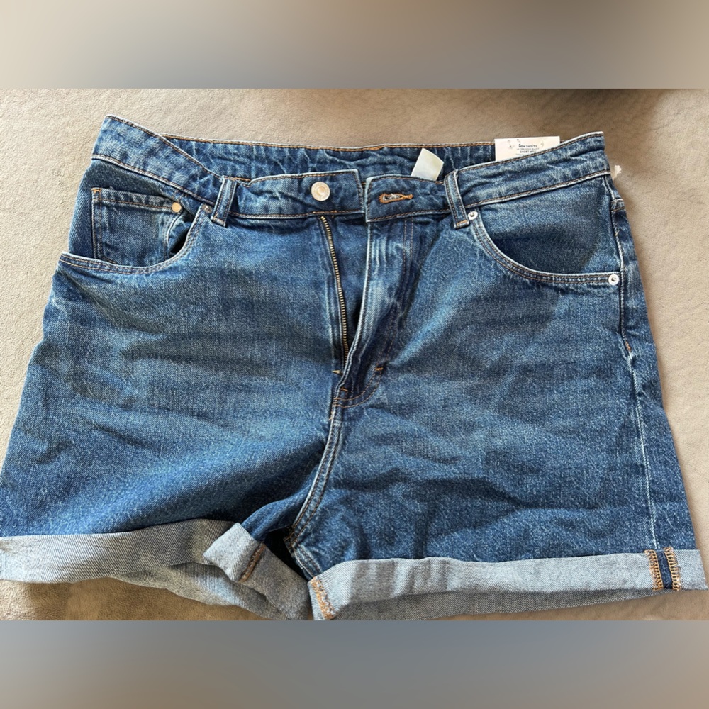 H&M High Waisted Mom Shorts